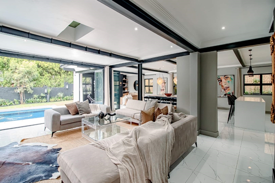 5 Bedroom Property for Sale in Waverley Gauteng