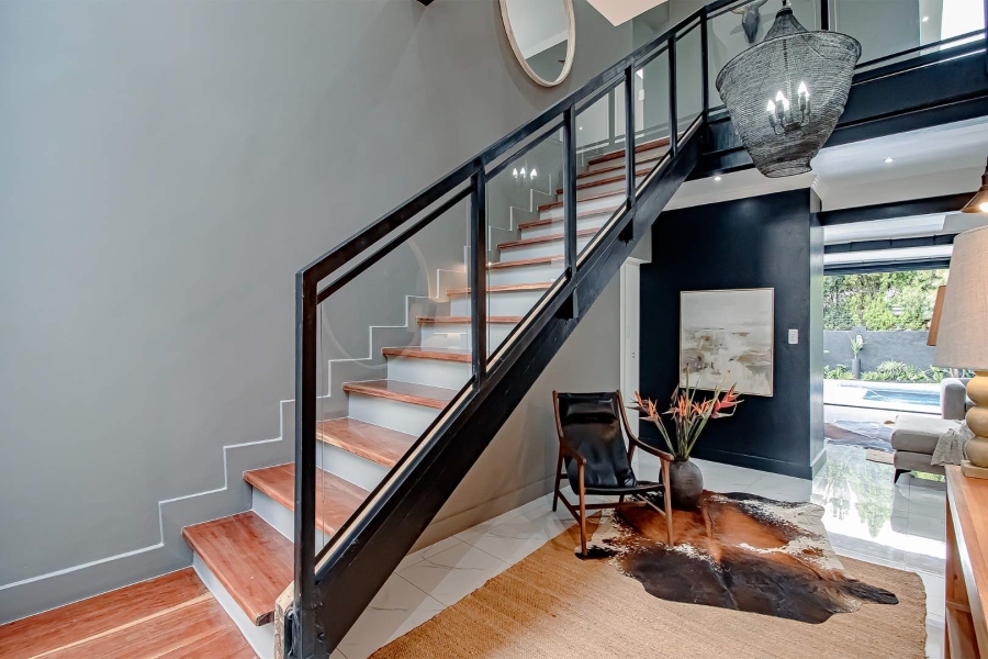 5 Bedroom Property for Sale in Waverley Gauteng