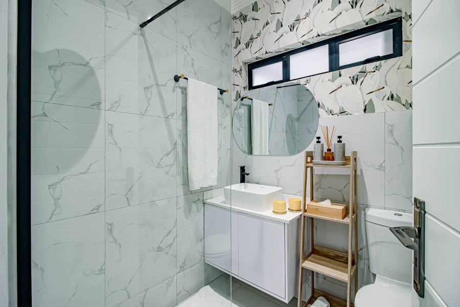 5 Bedroom Property for Sale in Waverley Gauteng