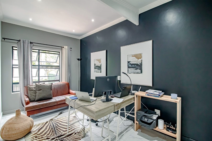 5 Bedroom Property for Sale in Waverley Gauteng