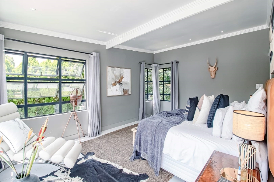 5 Bedroom Property for Sale in Waverley Gauteng