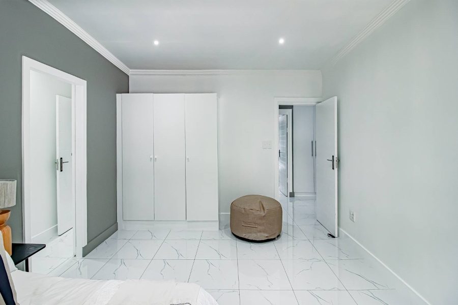 5 Bedroom Property for Sale in Waverley Gauteng