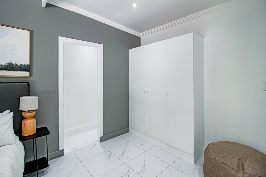 5 Bedroom Property for Sale in Waverley Gauteng