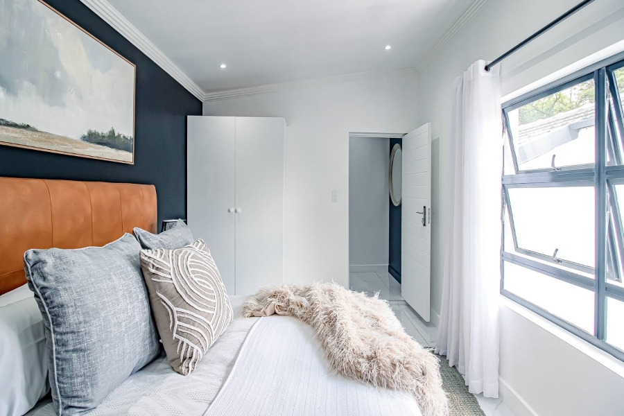 5 Bedroom Property for Sale in Waverley Gauteng