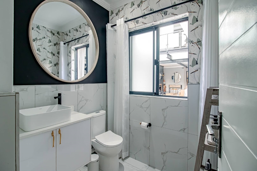 5 Bedroom Property for Sale in Waverley Gauteng