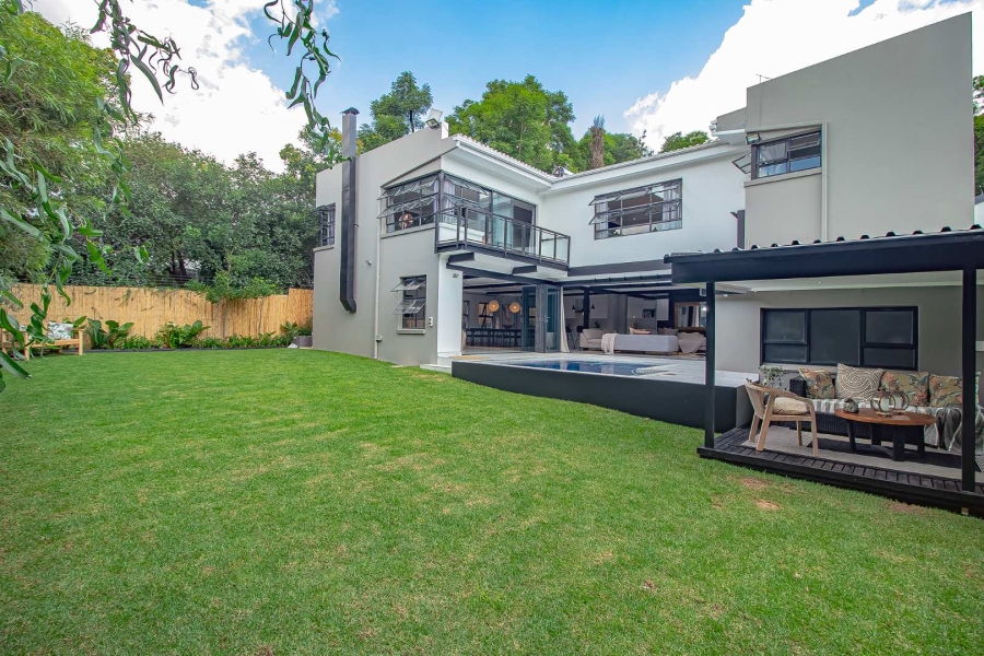5 Bedroom Property for Sale in Waverley Gauteng