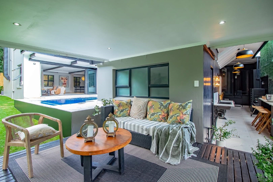 5 Bedroom Property for Sale in Waverley Gauteng