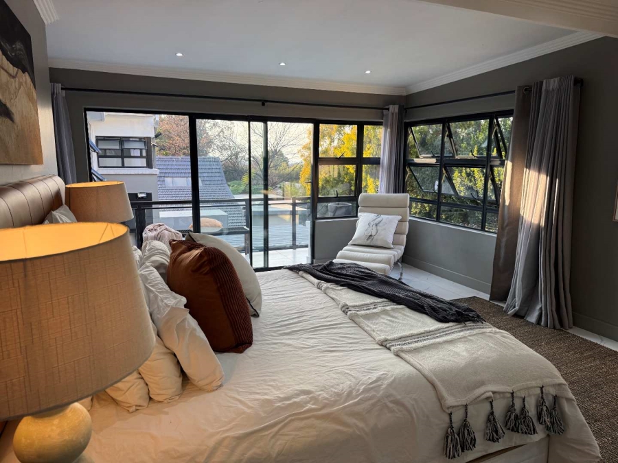 5 Bedroom Property for Sale in Waverley Gauteng