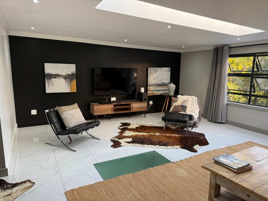 5 Bedroom Property for Sale in Waverley Gauteng