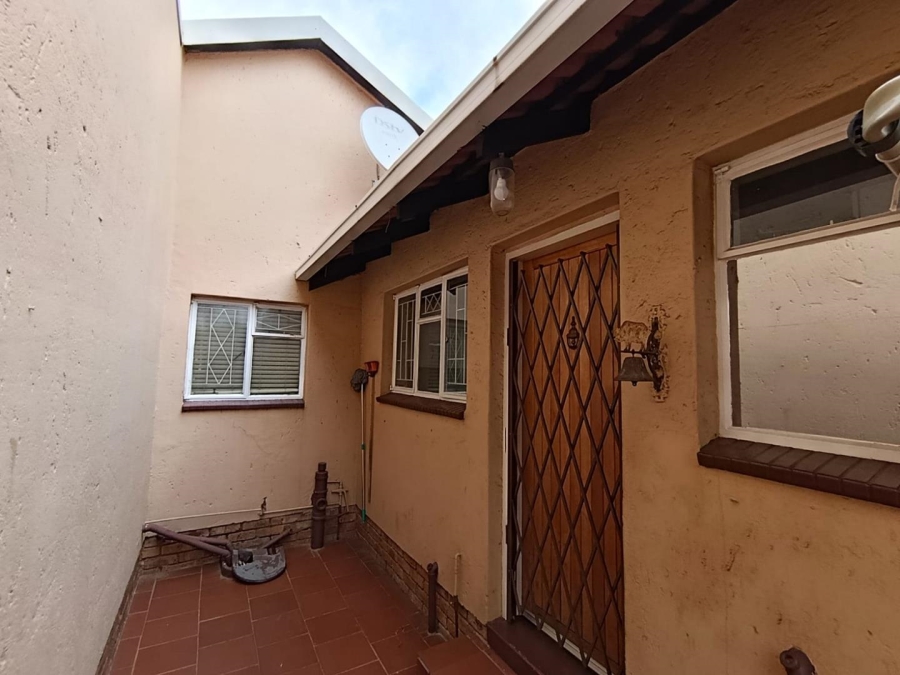To Let 2 Bedroom Property for Rent in Pomona Gauteng