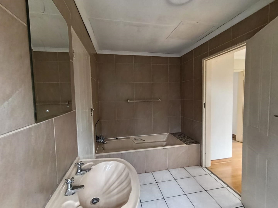 To Let 2 Bedroom Property for Rent in Pomona Gauteng