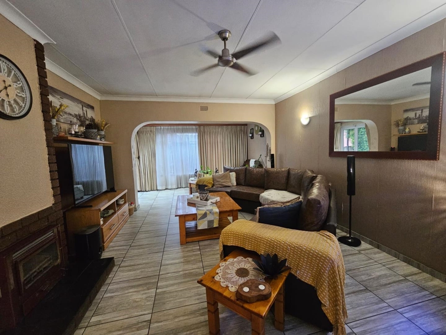 3 Bedroom Property for Sale in Verwoerdpark Gauteng