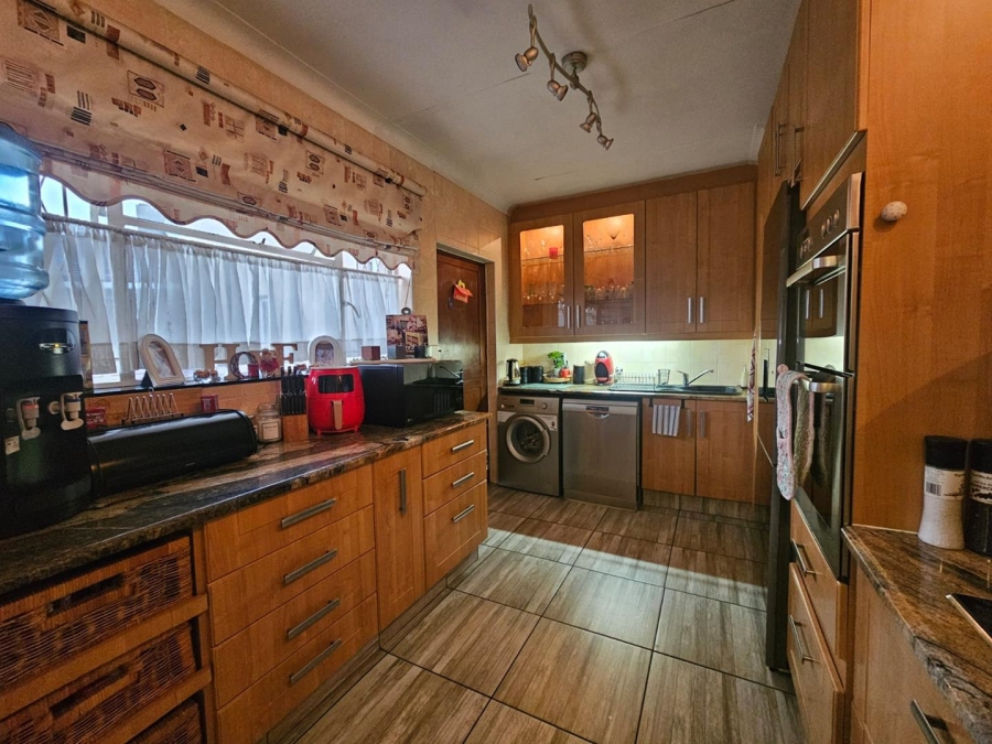 3 Bedroom Property for Sale in Verwoerdpark Gauteng