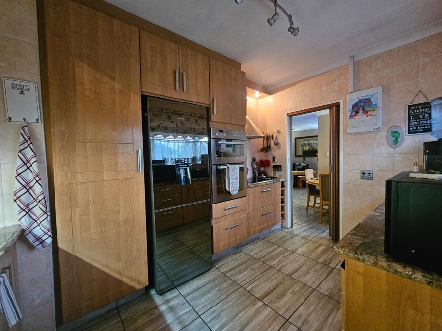 3 Bedroom Property for Sale in Verwoerdpark Gauteng