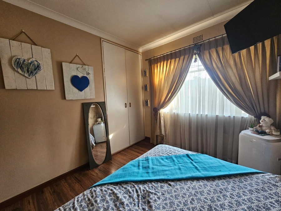 3 Bedroom Property for Sale in Verwoerdpark Gauteng