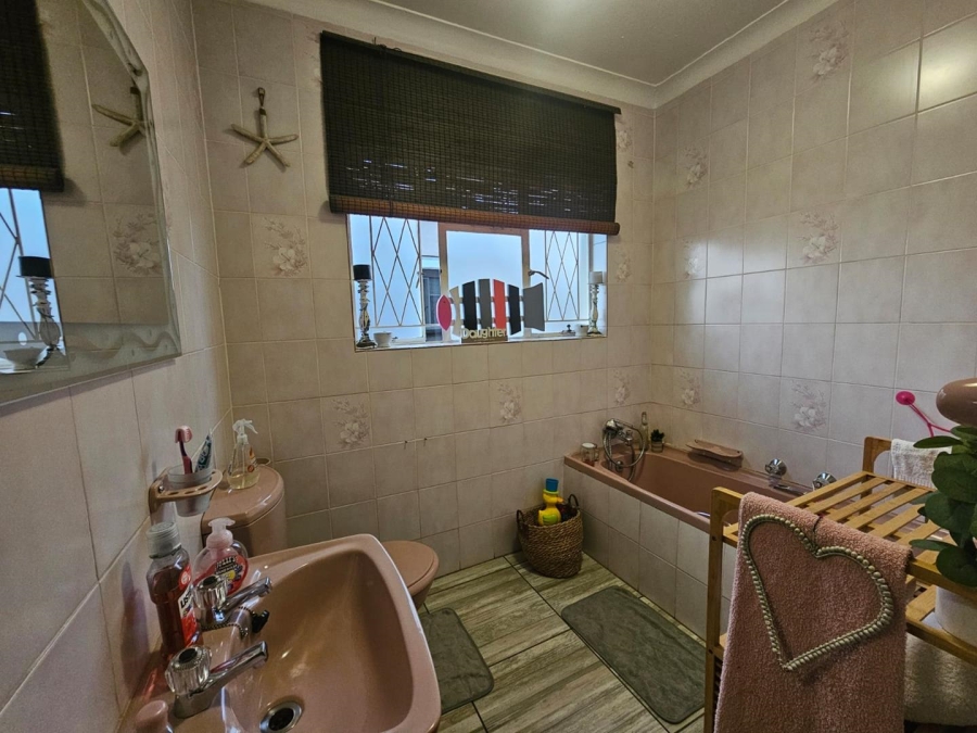 3 Bedroom Property for Sale in Verwoerdpark Gauteng