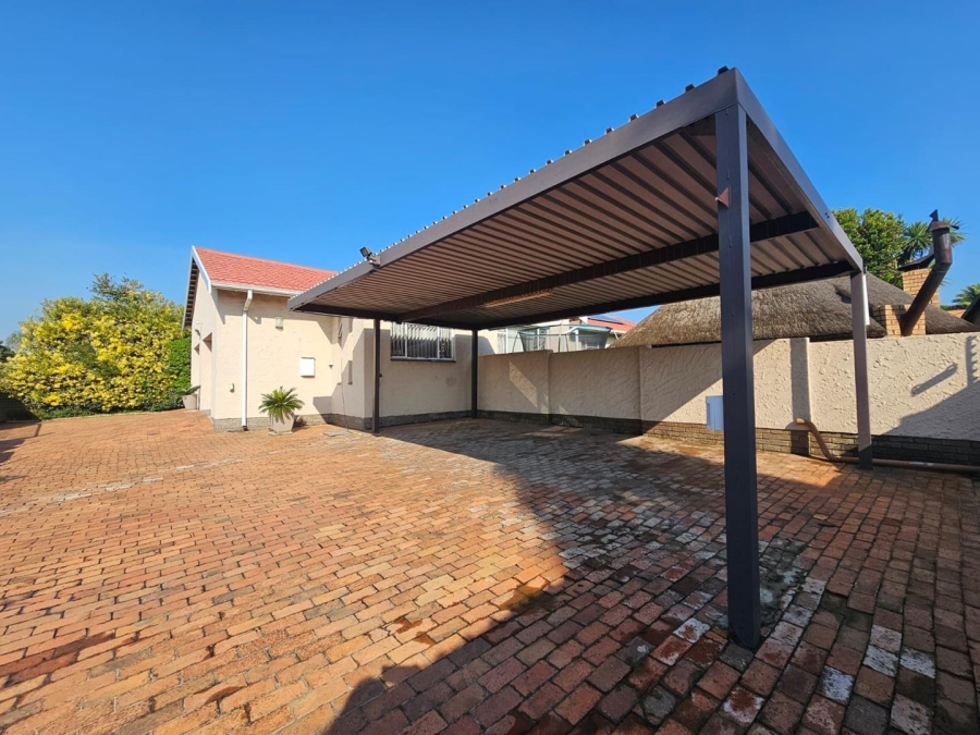 3 Bedroom Property for Sale in Verwoerdpark Gauteng