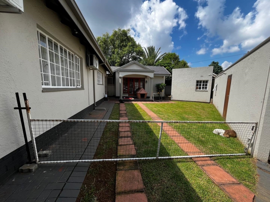 4 Bedroom Property for Sale in Farrarmere Gauteng