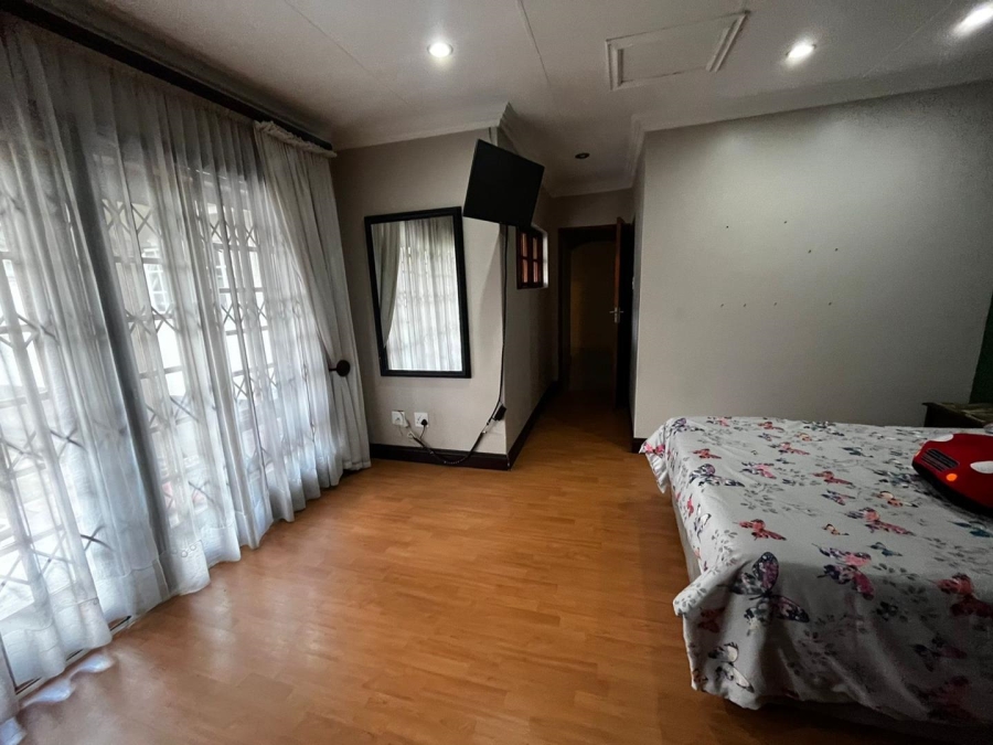 4 Bedroom Property for Sale in Farrarmere Gauteng