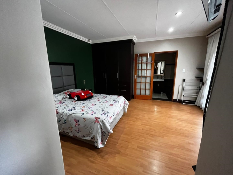 4 Bedroom Property for Sale in Farrarmere Gauteng