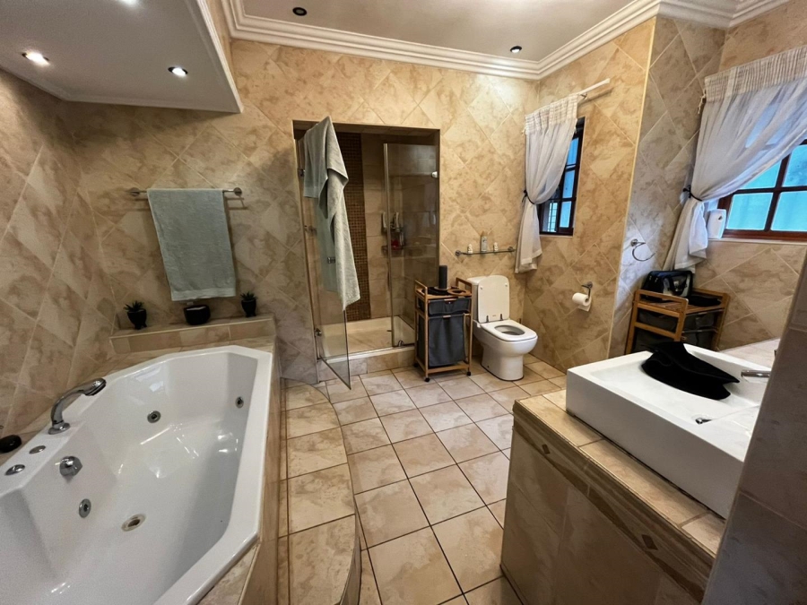 4 Bedroom Property for Sale in Farrarmere Gauteng