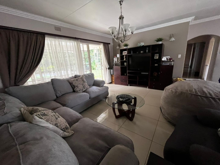 4 Bedroom Property for Sale in Farrarmere Gauteng