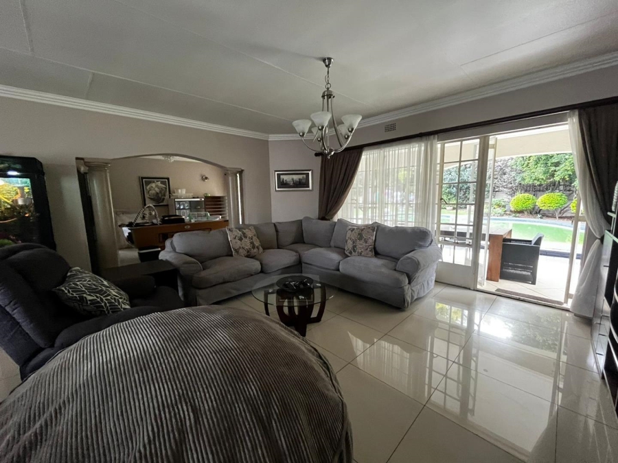 4 Bedroom Property for Sale in Farrarmere Gauteng