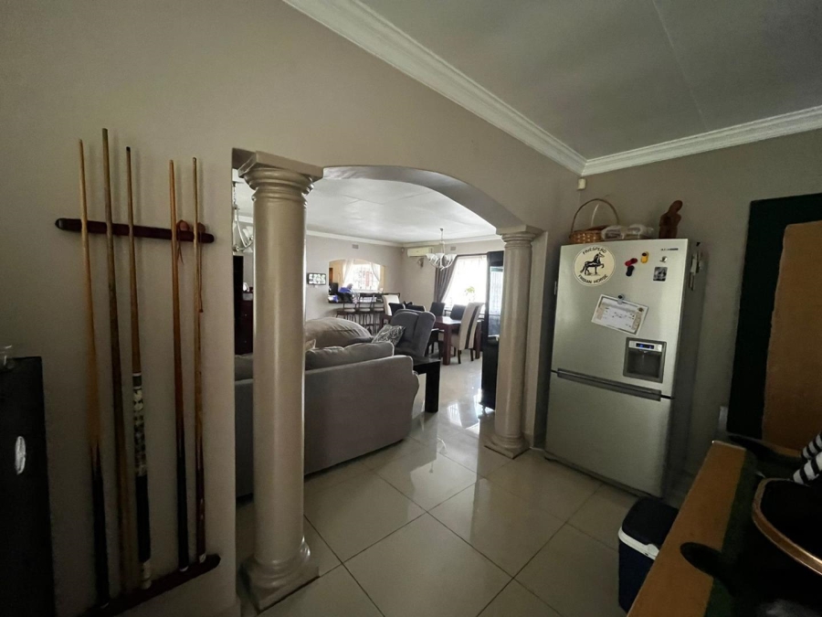 4 Bedroom Property for Sale in Farrarmere Gauteng