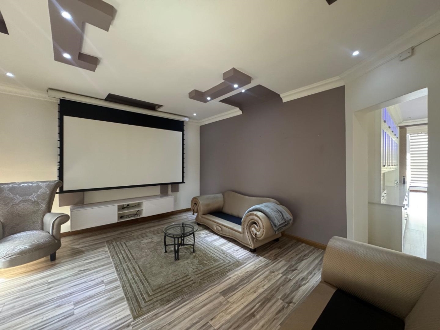 To Let 6 Bedroom Property for Rent in Amandasig Gauteng