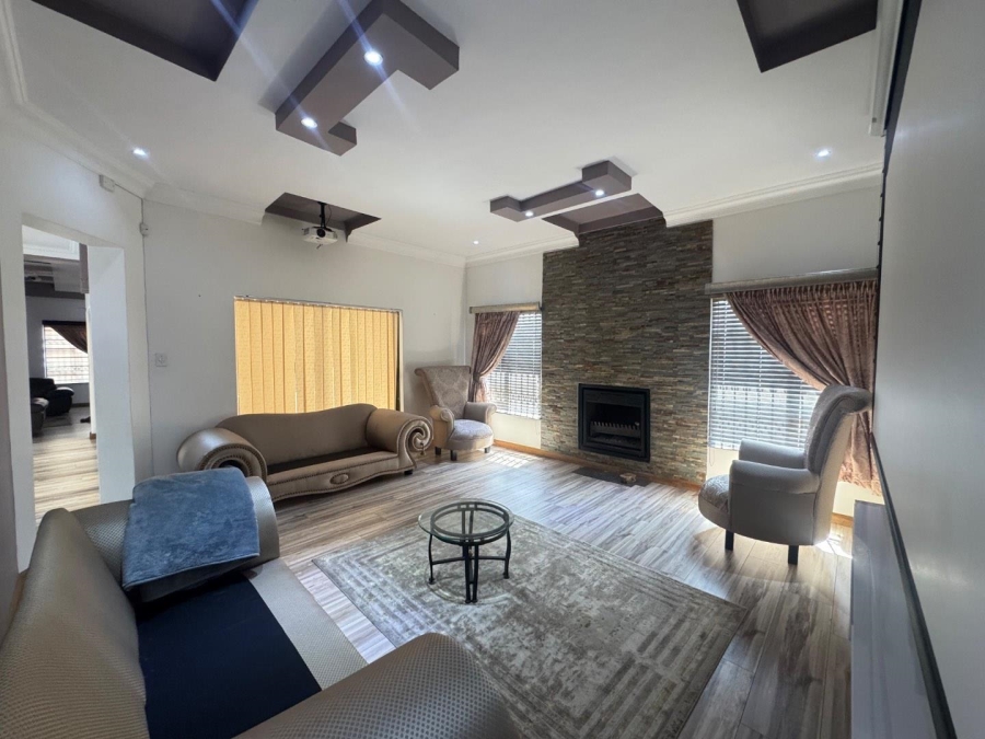 To Let 6 Bedroom Property for Rent in Amandasig Gauteng