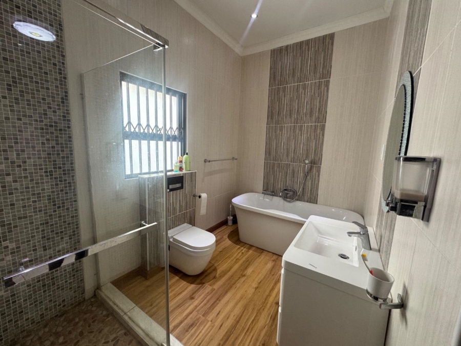 To Let 6 Bedroom Property for Rent in Amandasig Gauteng