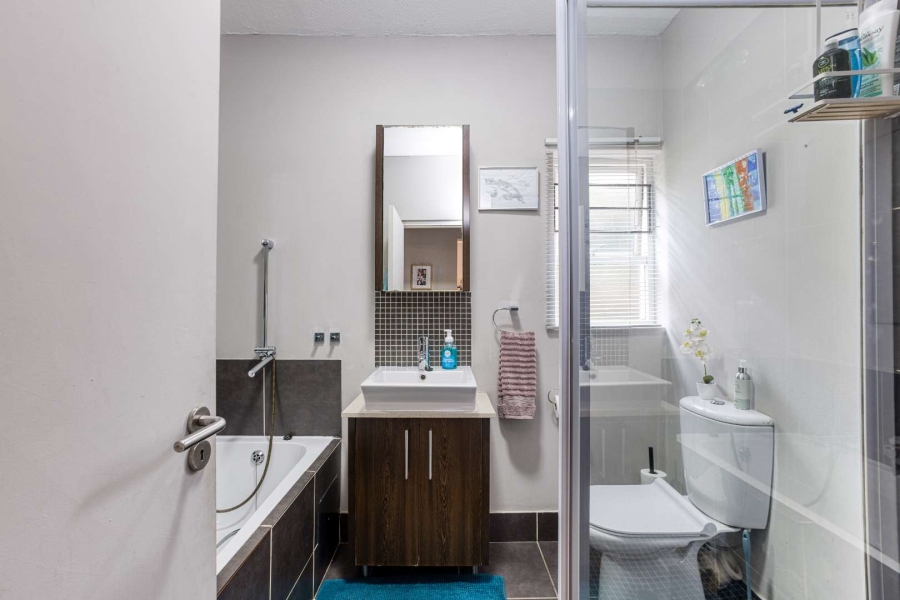 2 Bedroom Property for Sale in Douglasdale Gauteng