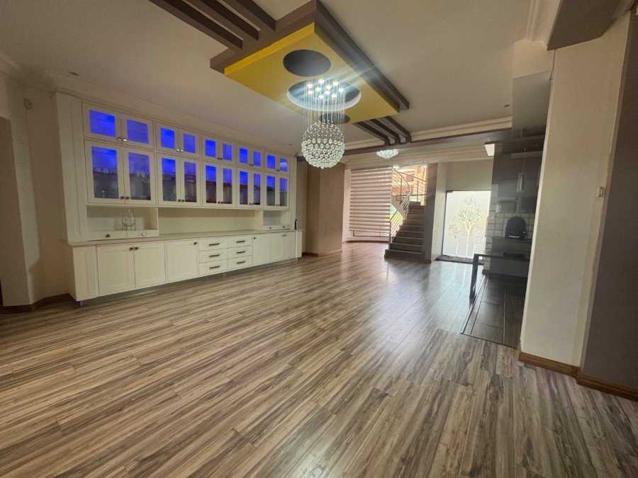 6 Bedroom Property for Sale in Amandasig Gauteng