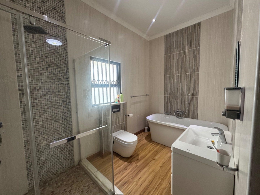 6 Bedroom Property for Sale in Amandasig Gauteng