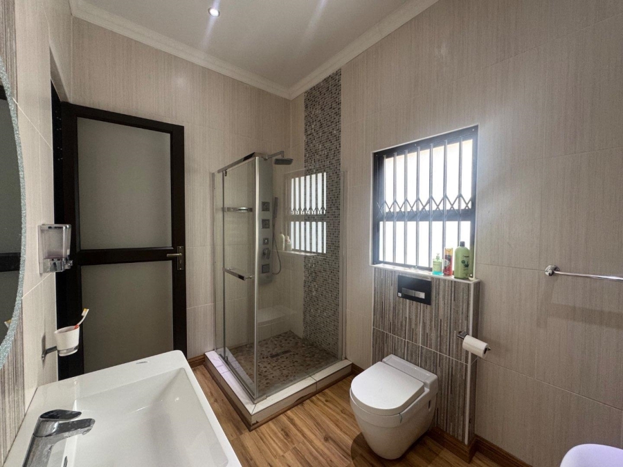 6 Bedroom Property for Sale in Amandasig Gauteng