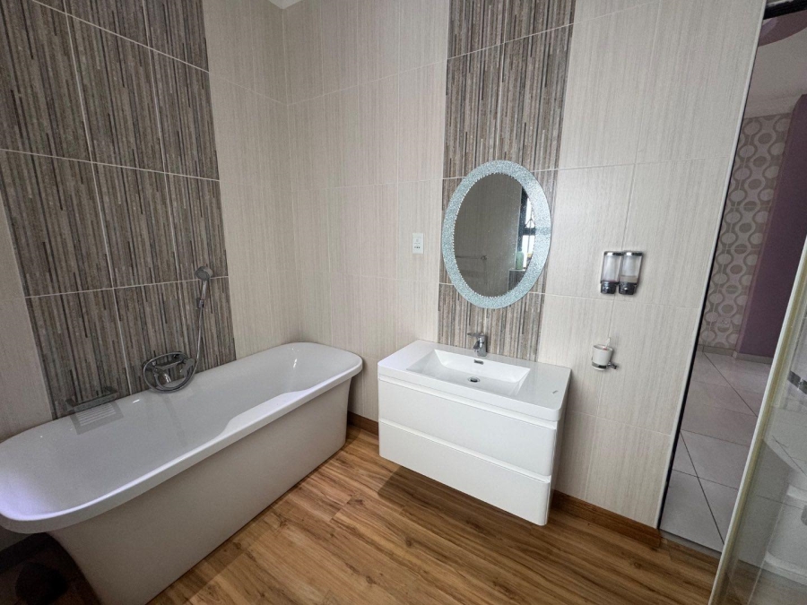 6 Bedroom Property for Sale in Amandasig Gauteng