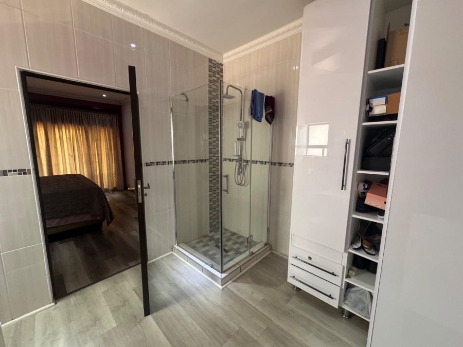 6 Bedroom Property for Sale in Amandasig Gauteng