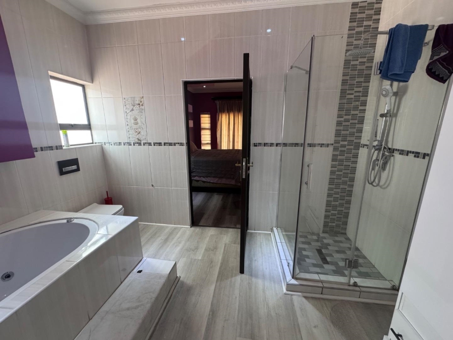 6 Bedroom Property for Sale in Amandasig Gauteng