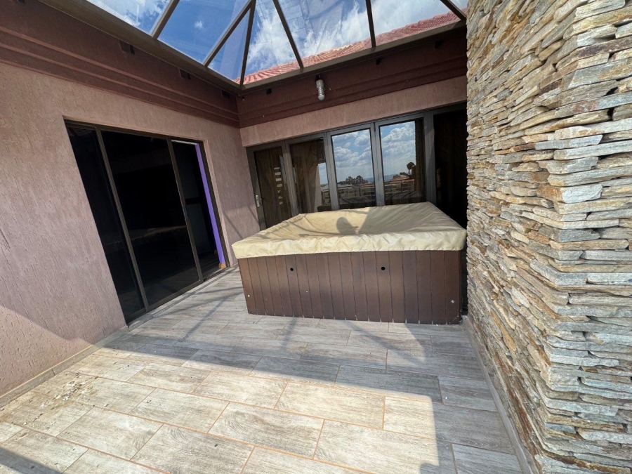 6 Bedroom Property for Sale in Amandasig Gauteng