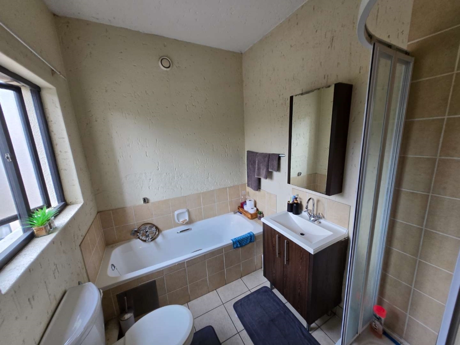 1 Bedroom Property for Sale in Ferndale Gauteng