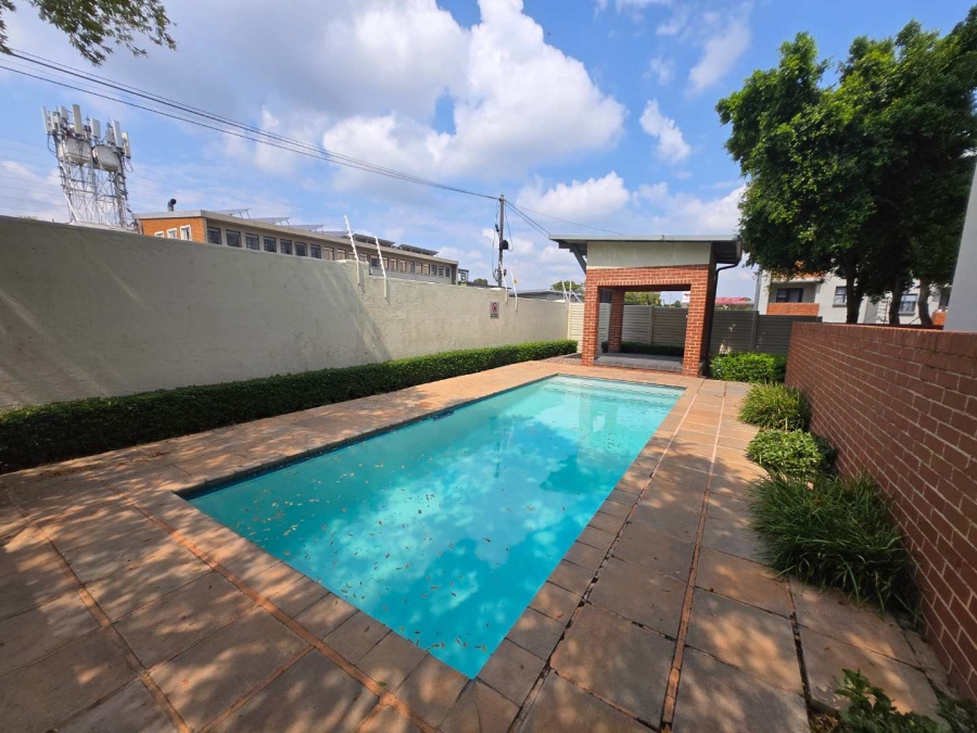 1 Bedroom Property for Sale in Ferndale Gauteng