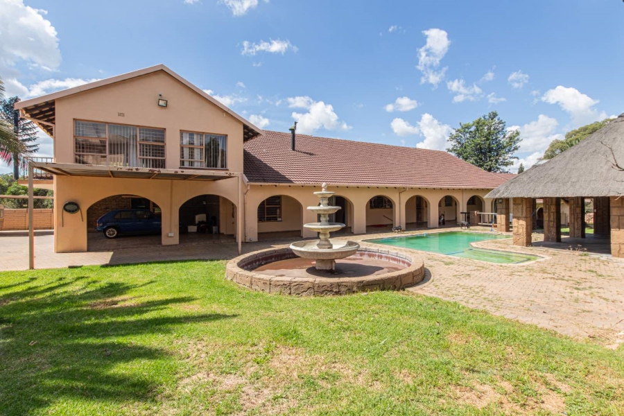 6 Bedroom Property for Sale in Rietvallei A H Gauteng