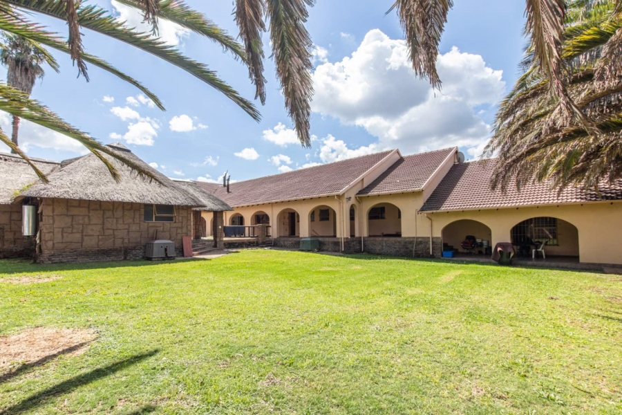 6 Bedroom Property for Sale in Rietvallei A H Gauteng