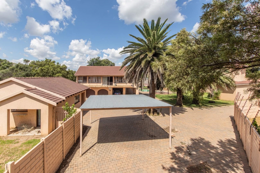 6 Bedroom Property for Sale in Rietvallei A H Gauteng