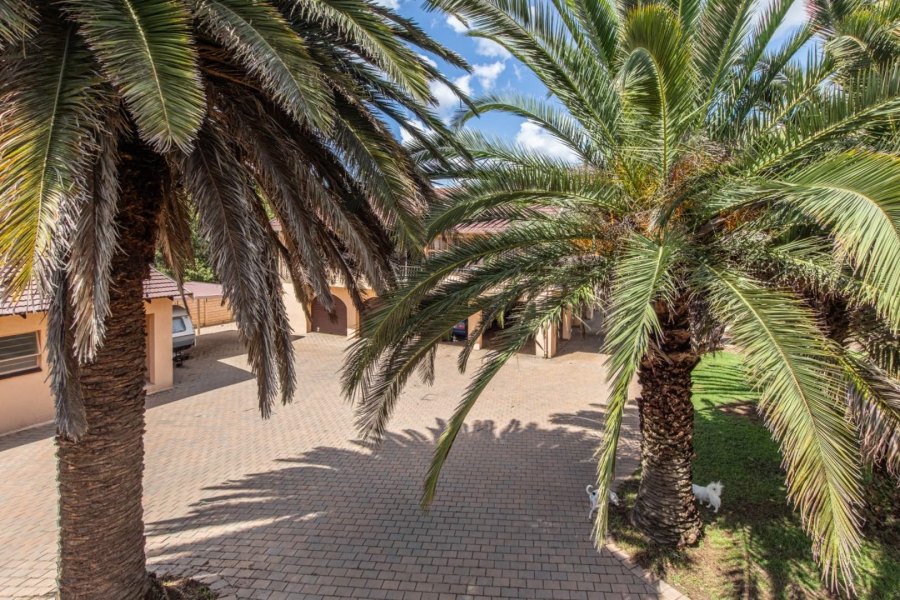 6 Bedroom Property for Sale in Rietvallei A H Gauteng