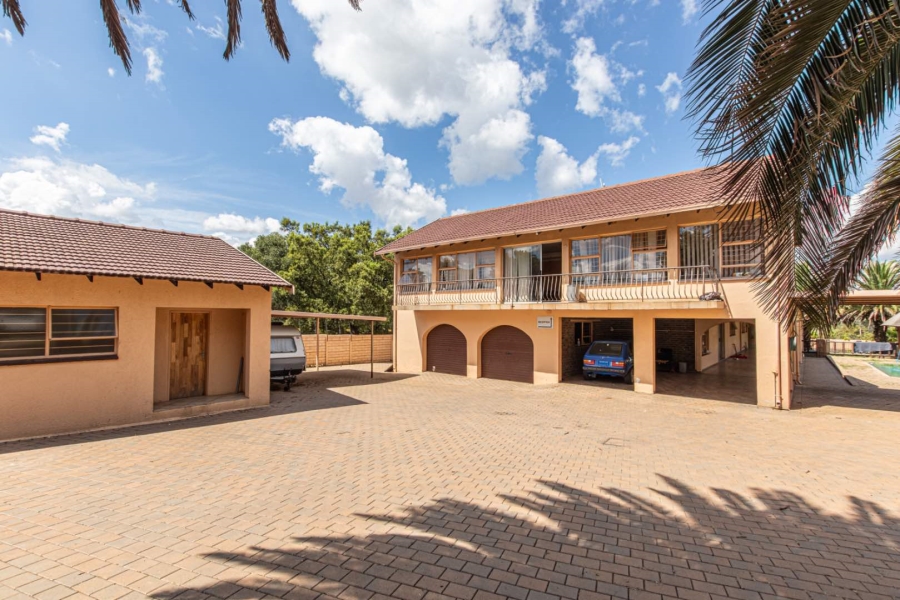 6 Bedroom Property for Sale in Rietvallei A H Gauteng