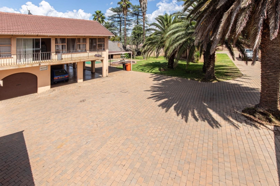 6 Bedroom Property for Sale in Rietvallei A H Gauteng