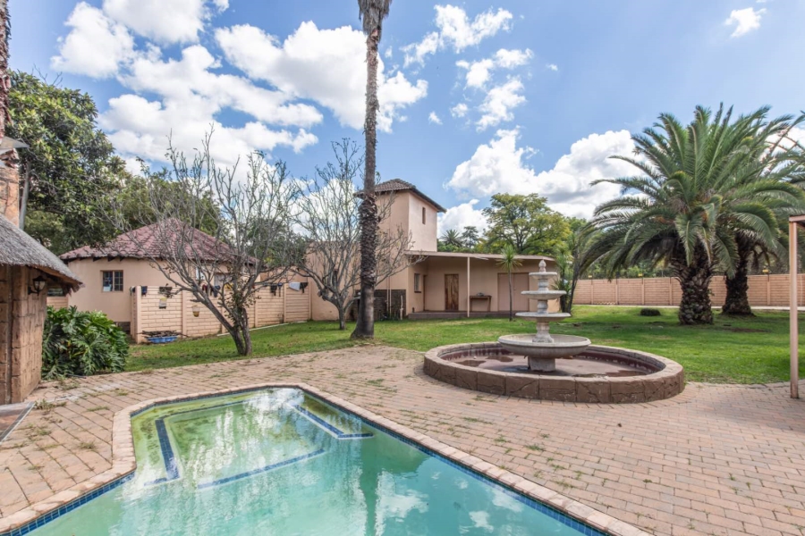 6 Bedroom Property for Sale in Rietvallei A H Gauteng