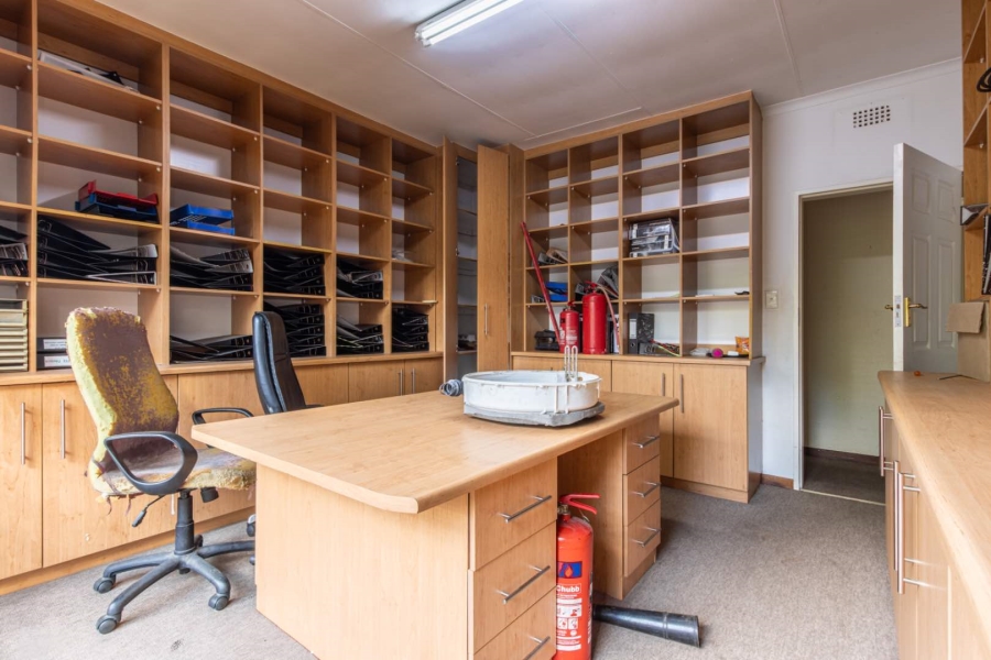 6 Bedroom Property for Sale in Rietvallei A H Gauteng