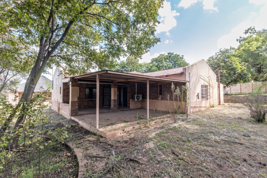 6 Bedroom Property for Sale in Rietvallei A H Gauteng